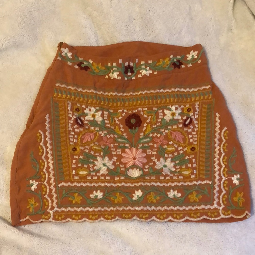 SHEIN flowered print skirt size M.